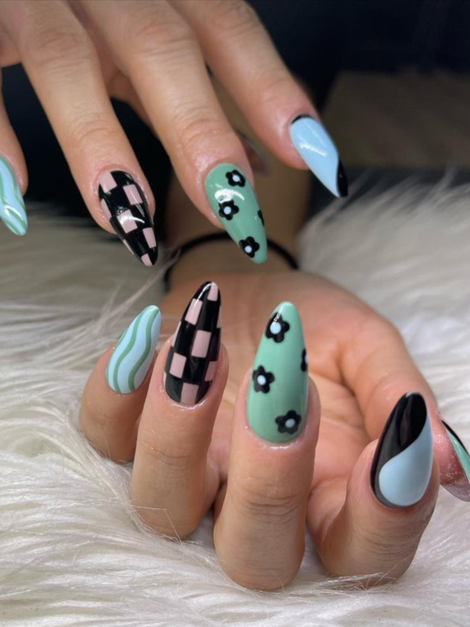 Perf for anyone who doesnt like spooky nails! 🎀🖤 products used are o, gel x nails